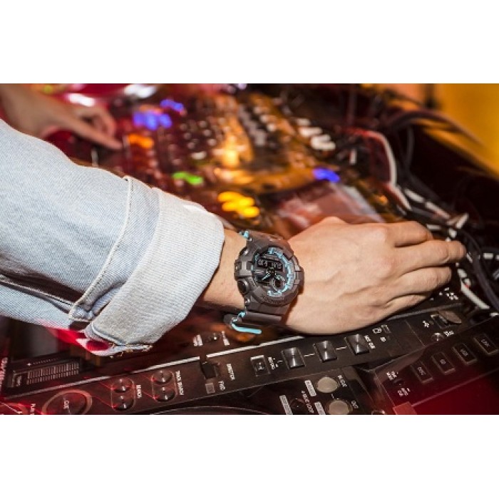 OFFICIAL MALAYSIA WARRANTY) Casio G-SHOCK GA-700SE-1A2 SPECIAL COLOUR MODEL  Analog-Digital Men's Resin