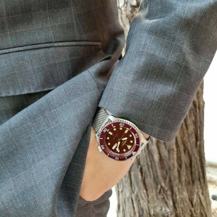 Seiko 5 Sports Superman Suits Style SRPD69K1 Automatic 100M Red Wine Dial  Silver Stainless Steel Mesh