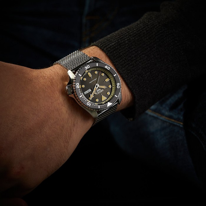 Seiko 5 Sports Superman Suits Style SRPD73K1 Automatic 100M Black Dial  Silver Stainless Steel Mesh Bracelet