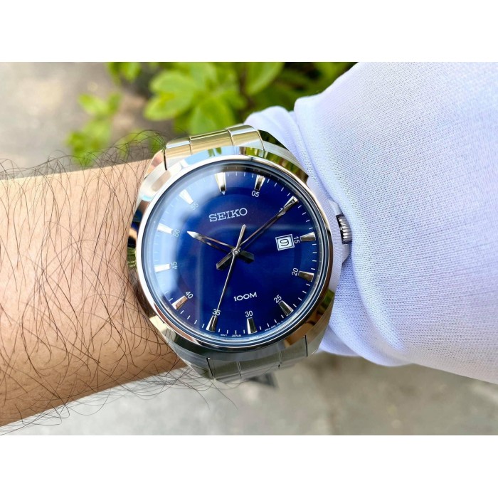 Seiko Classic SUR207P1 Quartz Analog Blue Dial Hardlex Crystal Glass  Stainless Steel Men's Watch